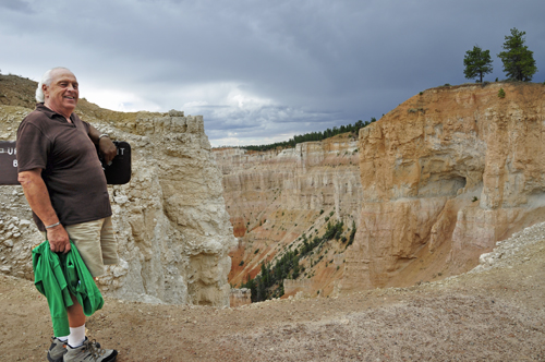 Lee Duquette at Inpsiration Point in Bryce Canyon